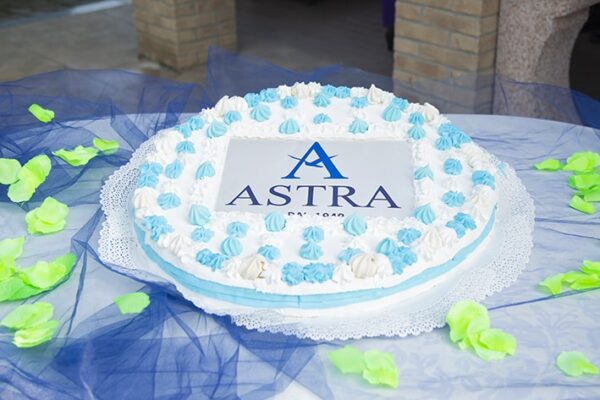 pranzo-sociale-astra-torta